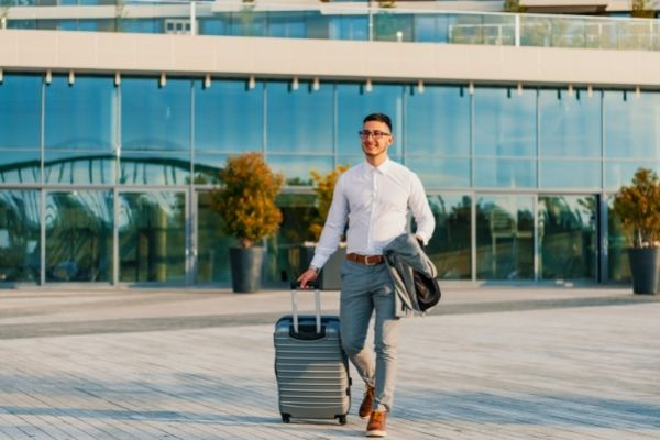 大阪に出張している男性を狙う